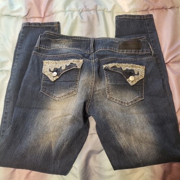 Blue Jeans - Picture 2 of 4